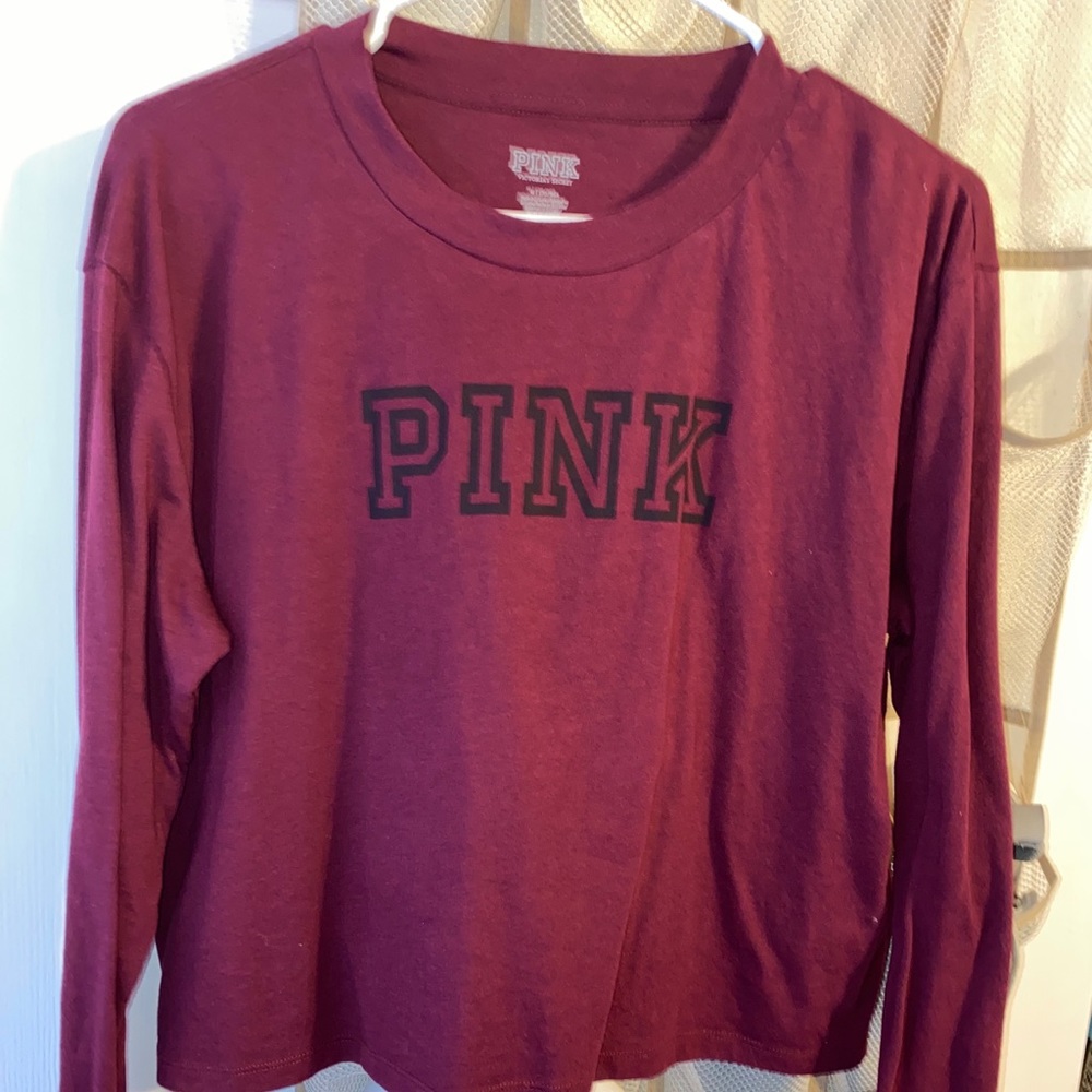 SIZE MEDIUM VSPINK LONG SLEEVE CROPPED TEE